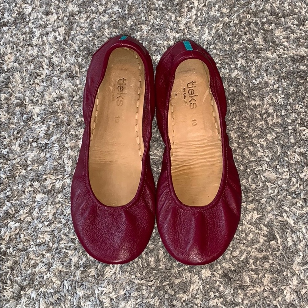 Burgandy Tieks - like new! Size 10